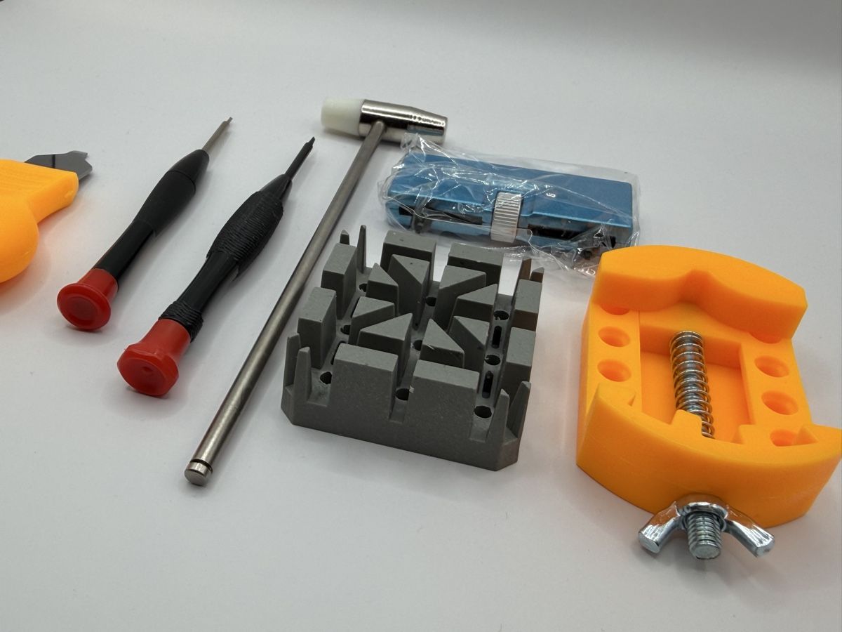 Tutti gli attrezzi: Outils Horloger Divers – Usato da Genève venduto da Rokemon 4