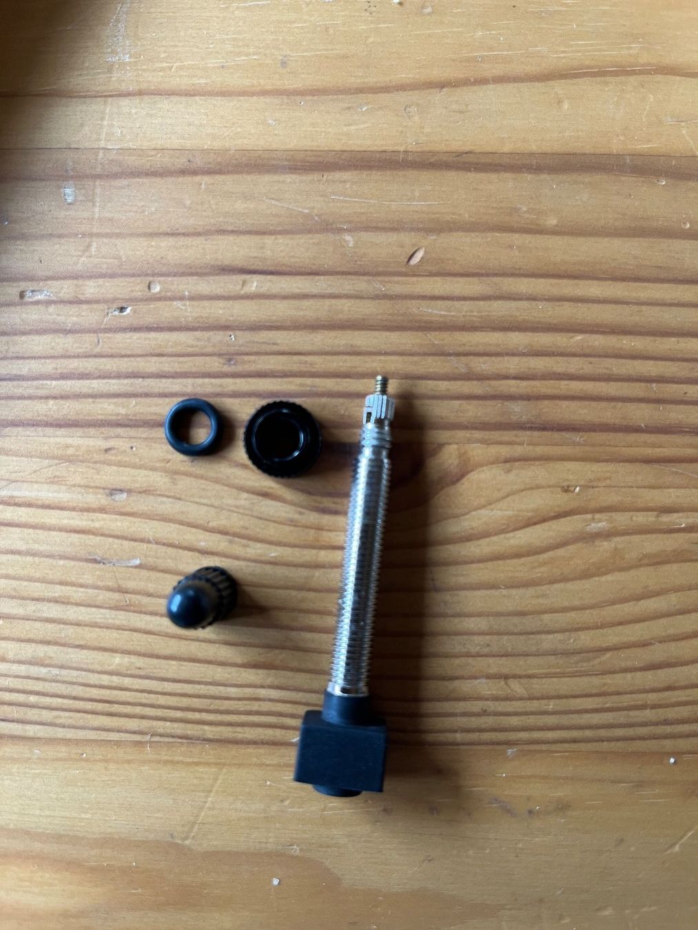 Pièces détachées: Tubeless Ventil – Neuf (Voir description) à Brunnen par alacarteliquidation 1