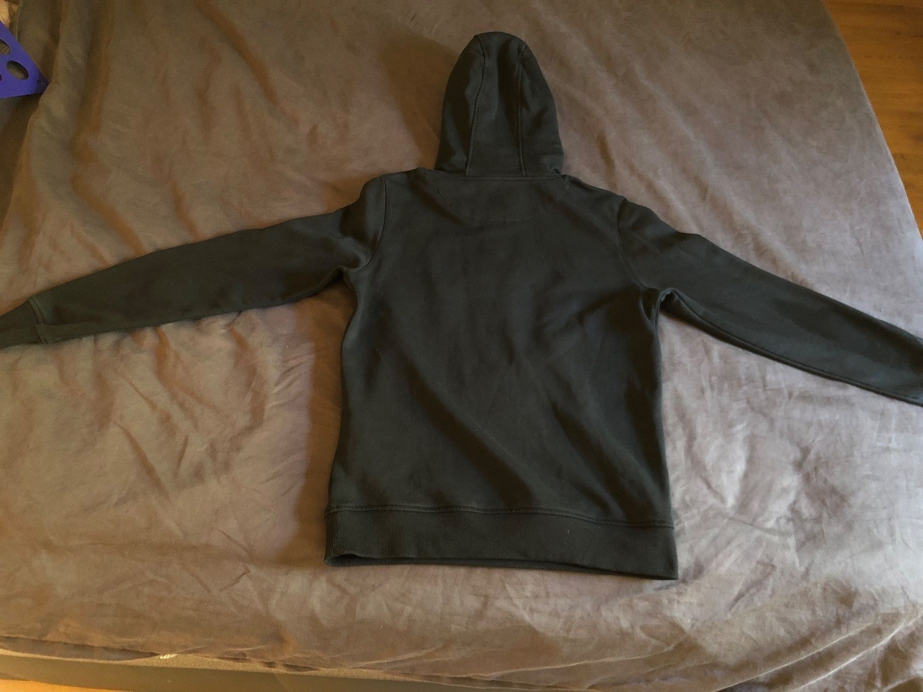 Maglioni & Felpe: Disney Hoodie – Usato da Walkringen venduto da buetzu08 3