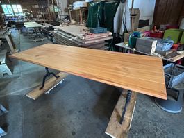 Beizentisch, Guss Fuss Tisch, Schweizer Kirschbaum, 235 x 90