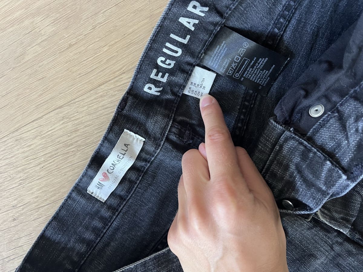 H&M Jeans: H&M Shorts Gr. 28 – Nuovo (secondo la descrizione) da Wetzikon ZH venduto da ev2_yg2g 2