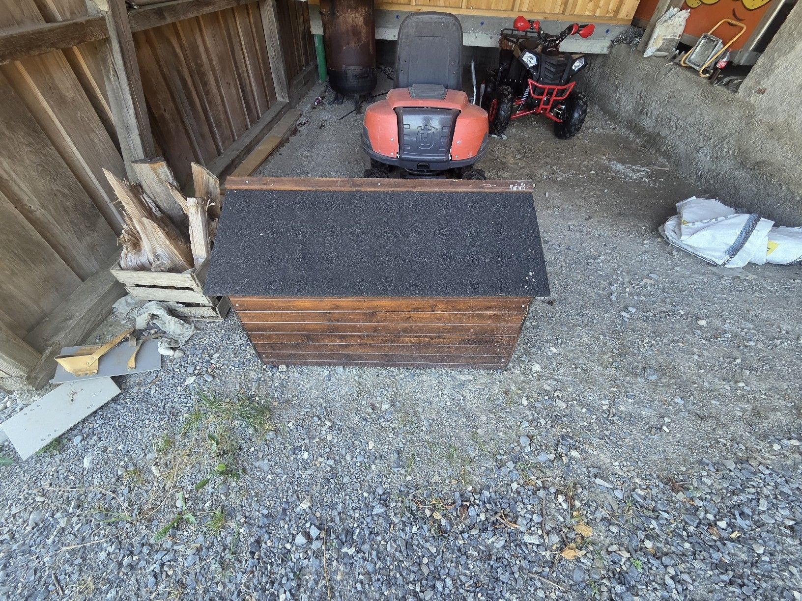 Tondeuses à gazon: automower rasenroboter Garage mit Garagentor  – D'occasion à Walde AG par dae_8ksc 1
