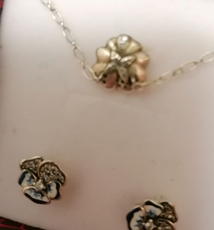 Autres bijoux: Schmucks et "Stiefmütterchen" – D'occasion à Kriens par jamal012 1