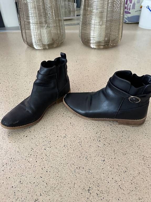 Chaussures femmes: Schuhe benutzt – D'occasion à Thalwil par doreen05 1