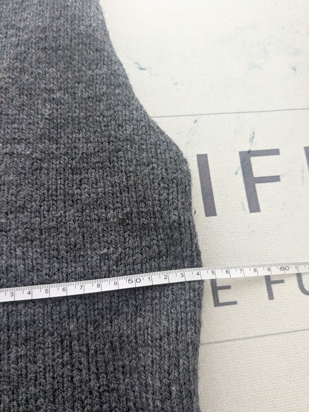 Gilet & Giacche senza maniche: Strickweste Damen grau V-Ausschnitt Gr.L – Usato da Rorschach venduto da olg_5qq2 2