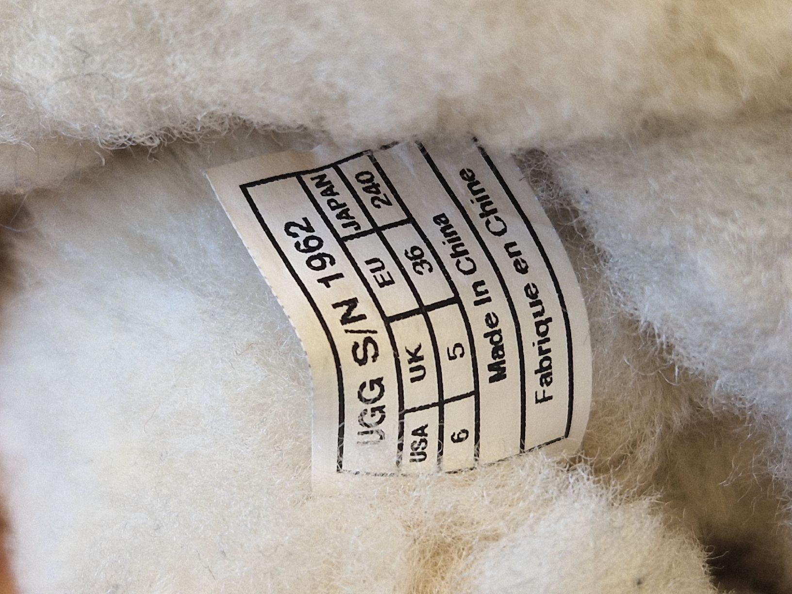Ugg Scarpe da donna: UGG Australia Damen Winterstiefel, EU 36, Beige – Nuovo (secondo la descrizione) da Wettingen venduto da mor_76q7 2
