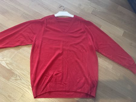 Pullover mit V-Ausschnitt, Grösse M, Merinowolle