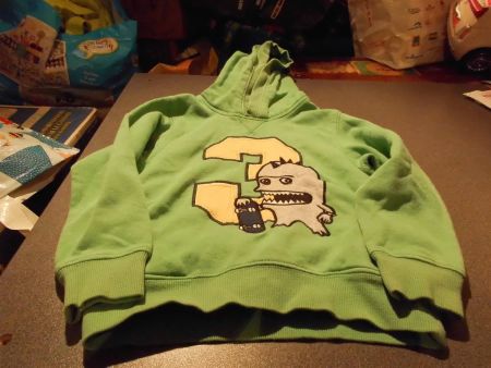 Kapuzenpullover ca. Grösse 110, grün/Monster