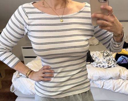 Elegantes Langarmshirt mit Streifen - Grösse S/M