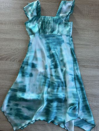 Schönes Kleid Gr. 152