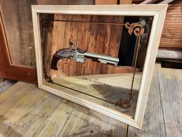 Vintage Spiegel mit Revolvermotiv, Waffe, Flintlock