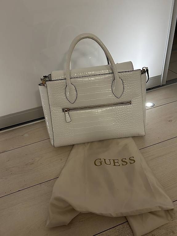 Borse da donna: Guess Est. 1981: Borsa bianca – Usato da Balerna venduto da bfa_x265 3