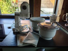Küchenmaschine Bosch MUM Serie 2 weiss mit Zubehör