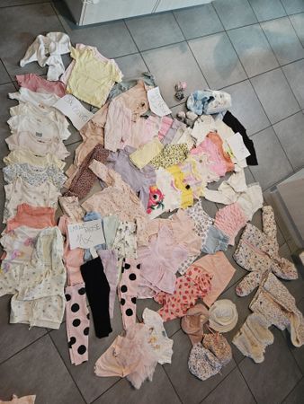 Kleiderpaket Mädchen Grösse  80/86 guter Zustand 