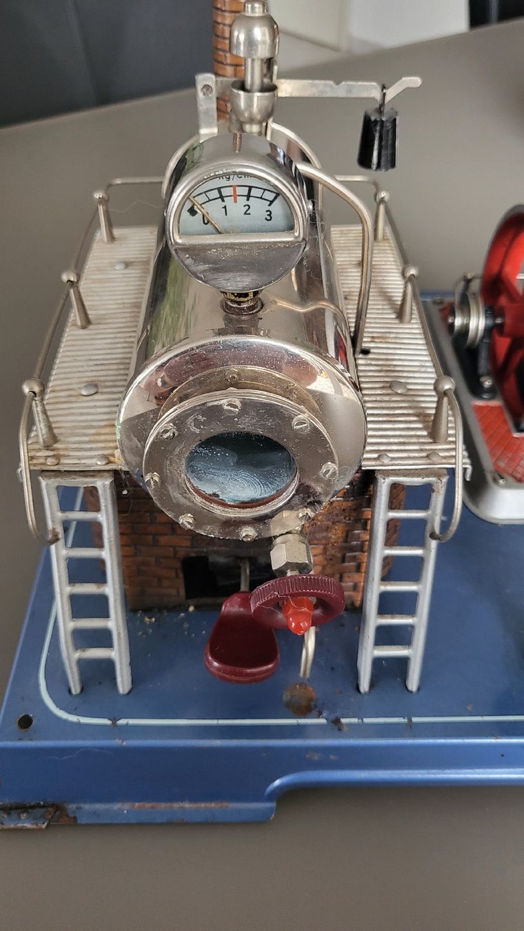 Wilesco Modellbausätze & Standmodelle: Machine à vapeur Wilesco – Gebraucht aus Corgémont von  1