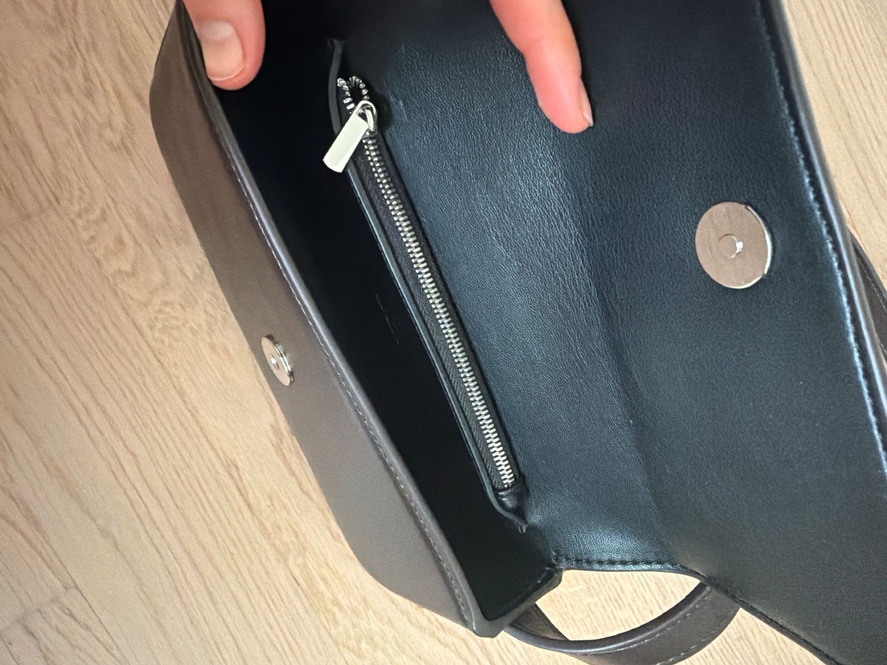 Zara Borse da donna: Schlichte, Braune Schultertasche, neuwertig, klein & fein – Nuovo (secondo la descrizione) da Hettlingen venduto da blu_tb6z 2