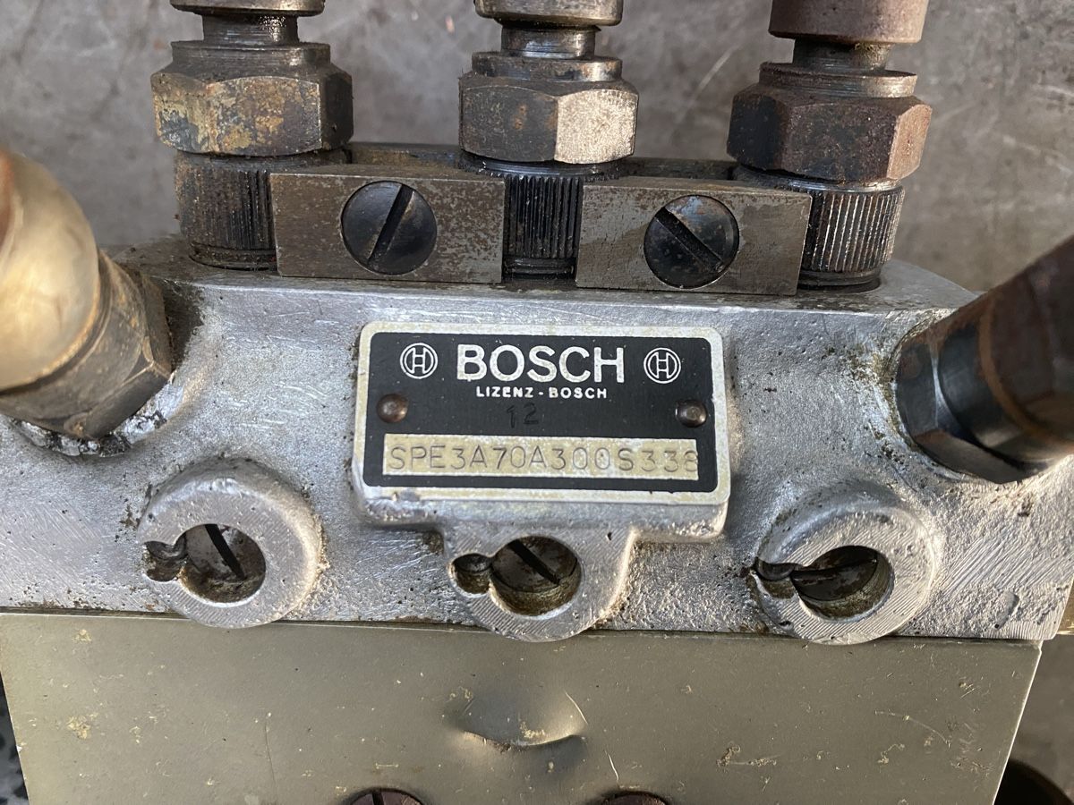 Bosch Tutti i ricambio: Diesel Einspritzpumpe Bosch  – Usato da Aeschlen venduto da rudemood 1