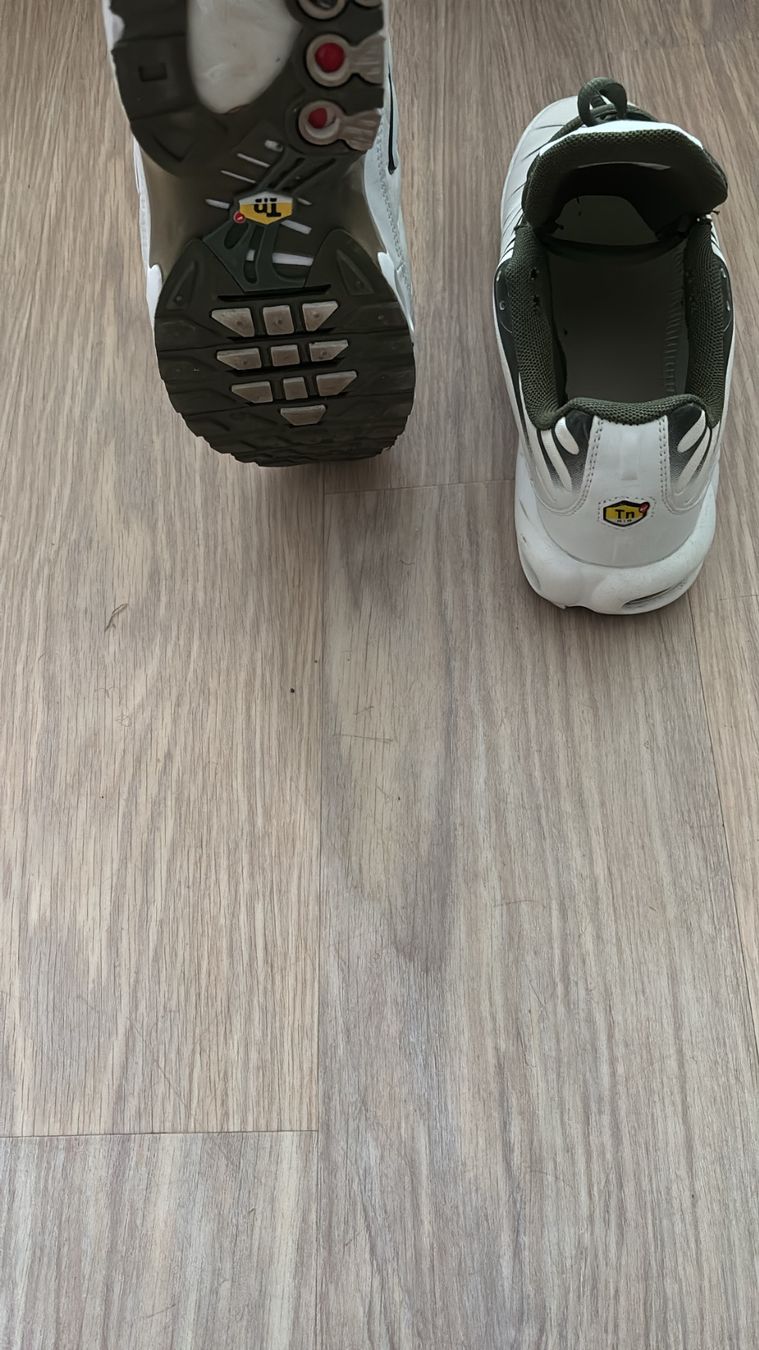 Nike Scarpe da uomo: Nike tn grünweiss EU44 – Usato da Schaffhausen venduto da tiz_j5rk 2
