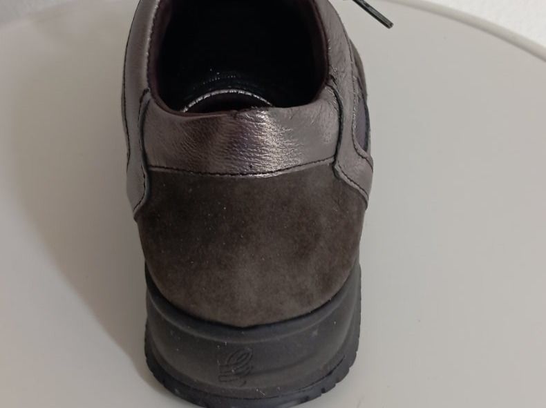 Scarpe da donna: Grüne Schuhe Grösse 37 – Nuovo (secondo la descrizione) da Brione Verzasca venduto da pulci22 1
