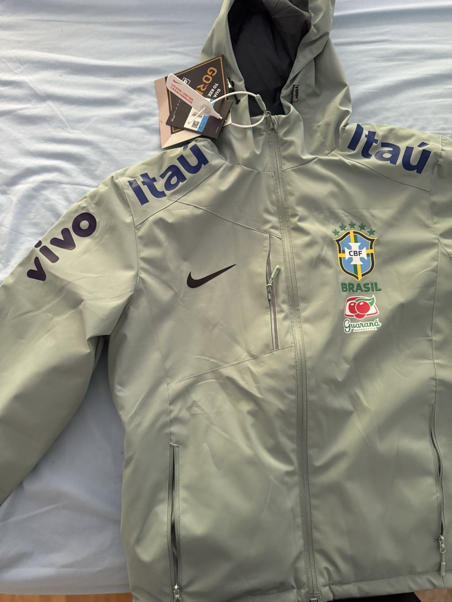 Nike Giacche: Neue Nike Brasilien Jacke – Nuovo e nell'imballaggio originale da Biel/Bienne venduto da Be_03 4