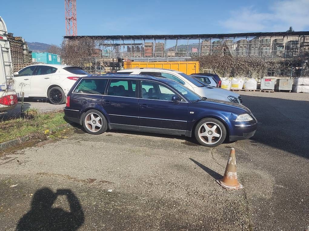 VW Automobili: VW Passat Variant 2.4 benzina – Usato da Biel/Bienne venduto da varon10 2