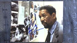 Morgan Freeman, Original Autogramm auf Grossfoto in Farbe