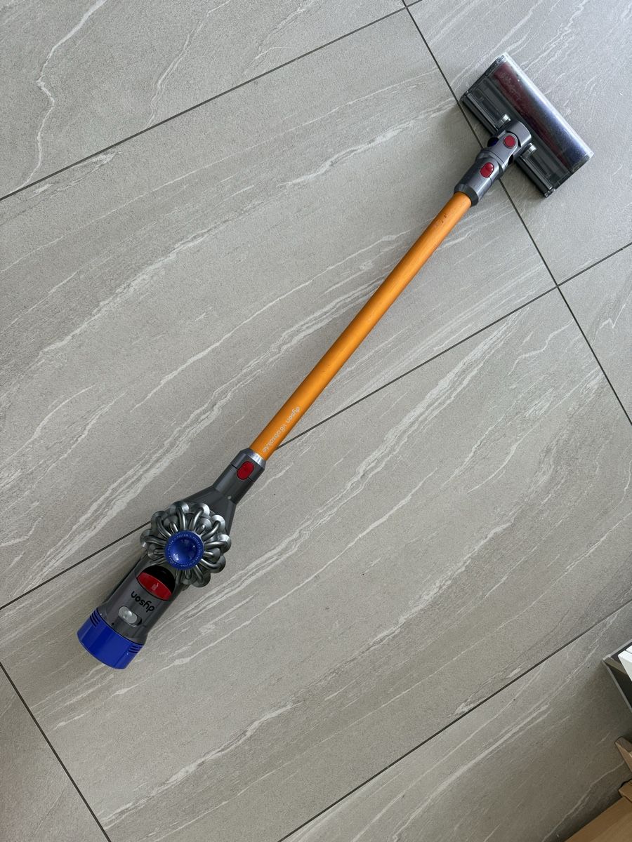 Dyson Aspirapolveri & Accessori: Dyson V8 absolut – Usato da Zumikon venduto da DesdeSalta 2
