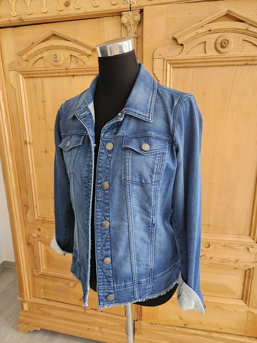 Tchibo Giacche: schöne Jeansjacke, Tchibo – Nuovo (secondo la descrizione) da Wiesendangen venduto da Sinhuk