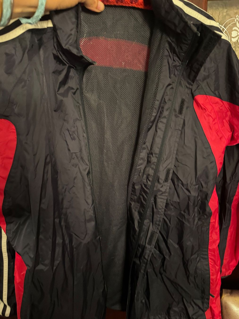 Adidas Giacche: Adidas Jacke mit Kapuze – Usato da Obfelden venduto da cesarina10 4