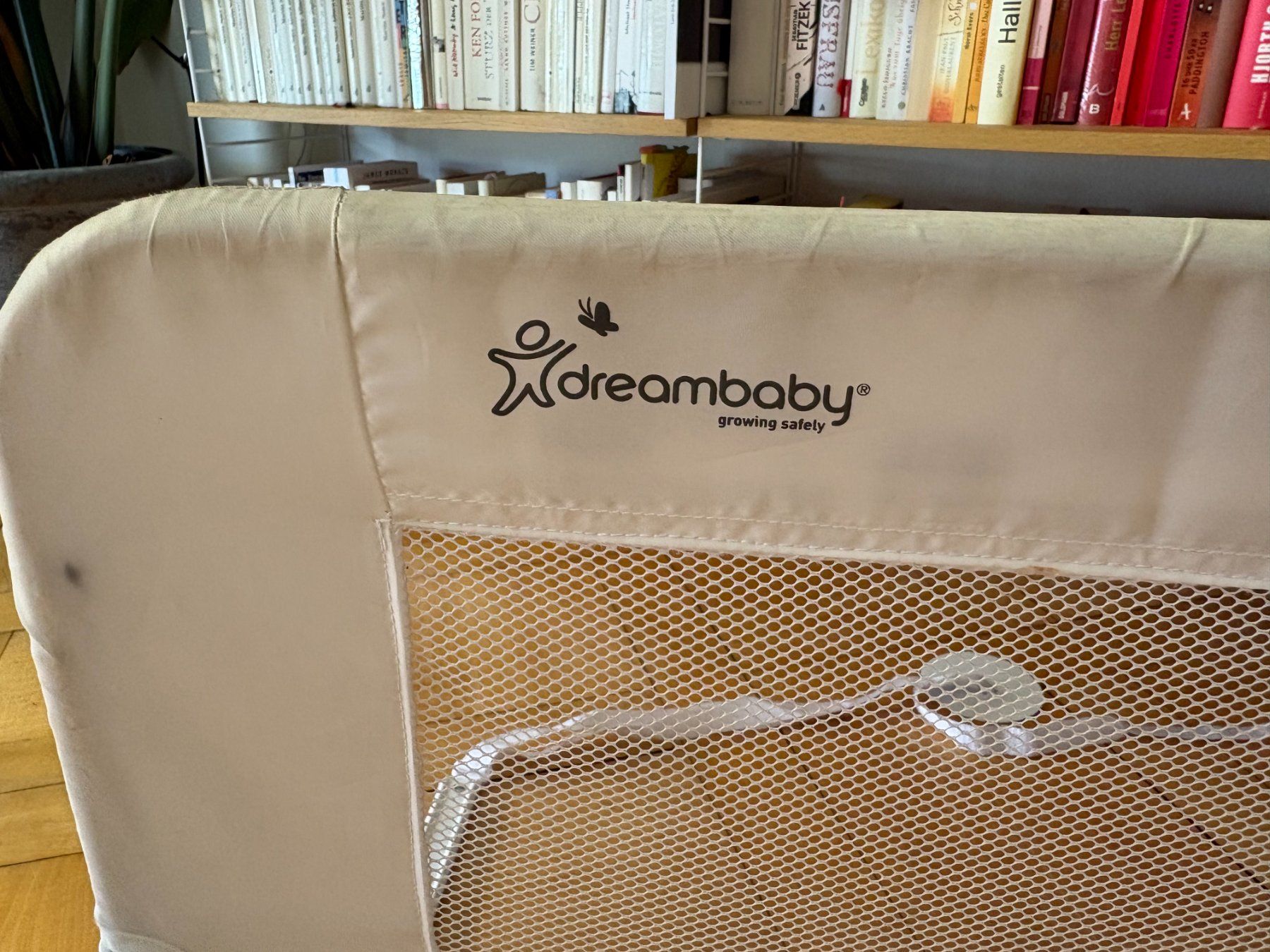 Lauf- & Sicherungsgitter: Dreambaby Bettschutzgitter / Ausfallschutz – Gebraucht aus Zürich von wabomania 1