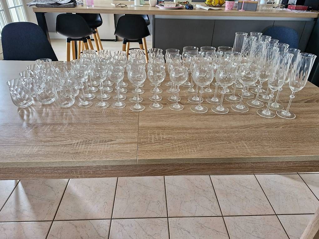 Bicchieri: Verres en cristal baccarat – Usato da Fey venduto da Vagabond4 1