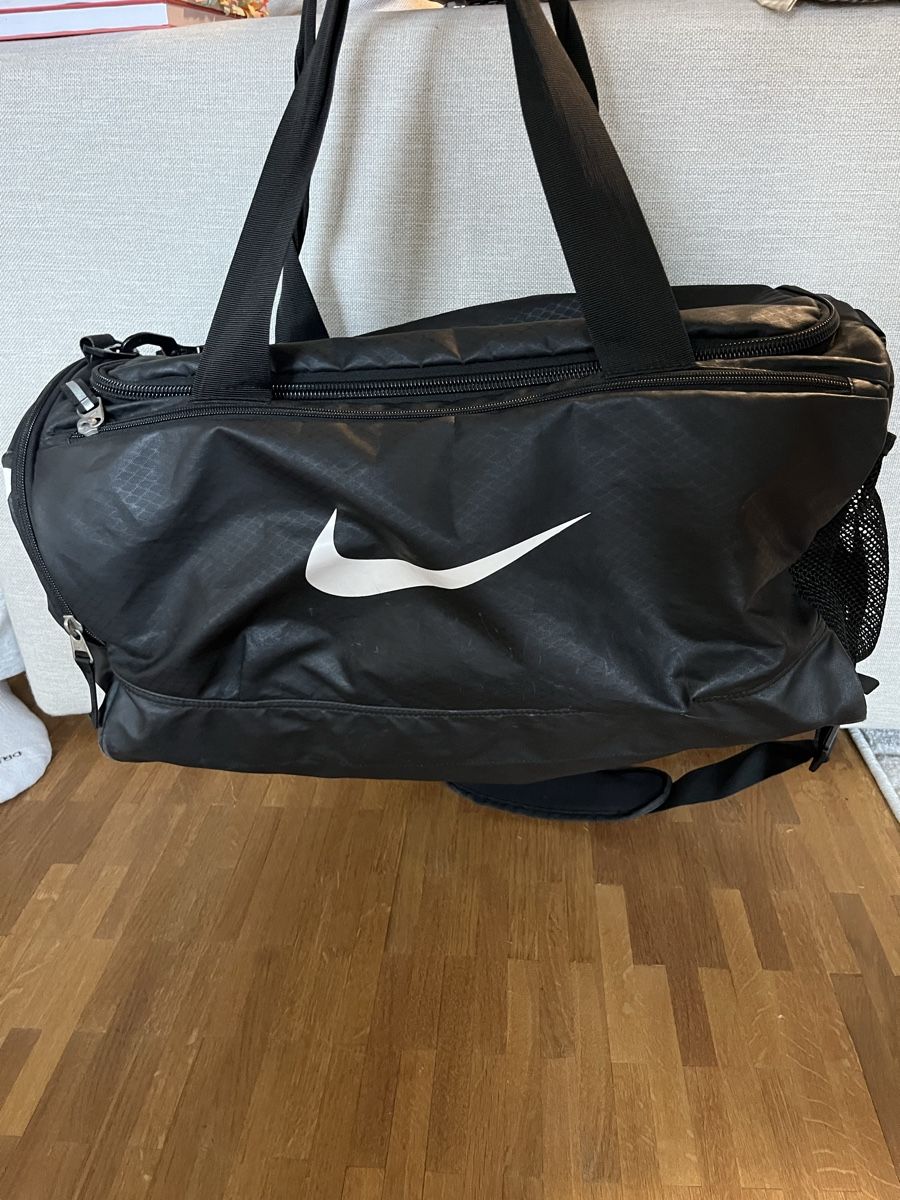 Nike Sacs: Schwarze Nike Sporttasche – D'occasion à Bern par KevinPrs 1