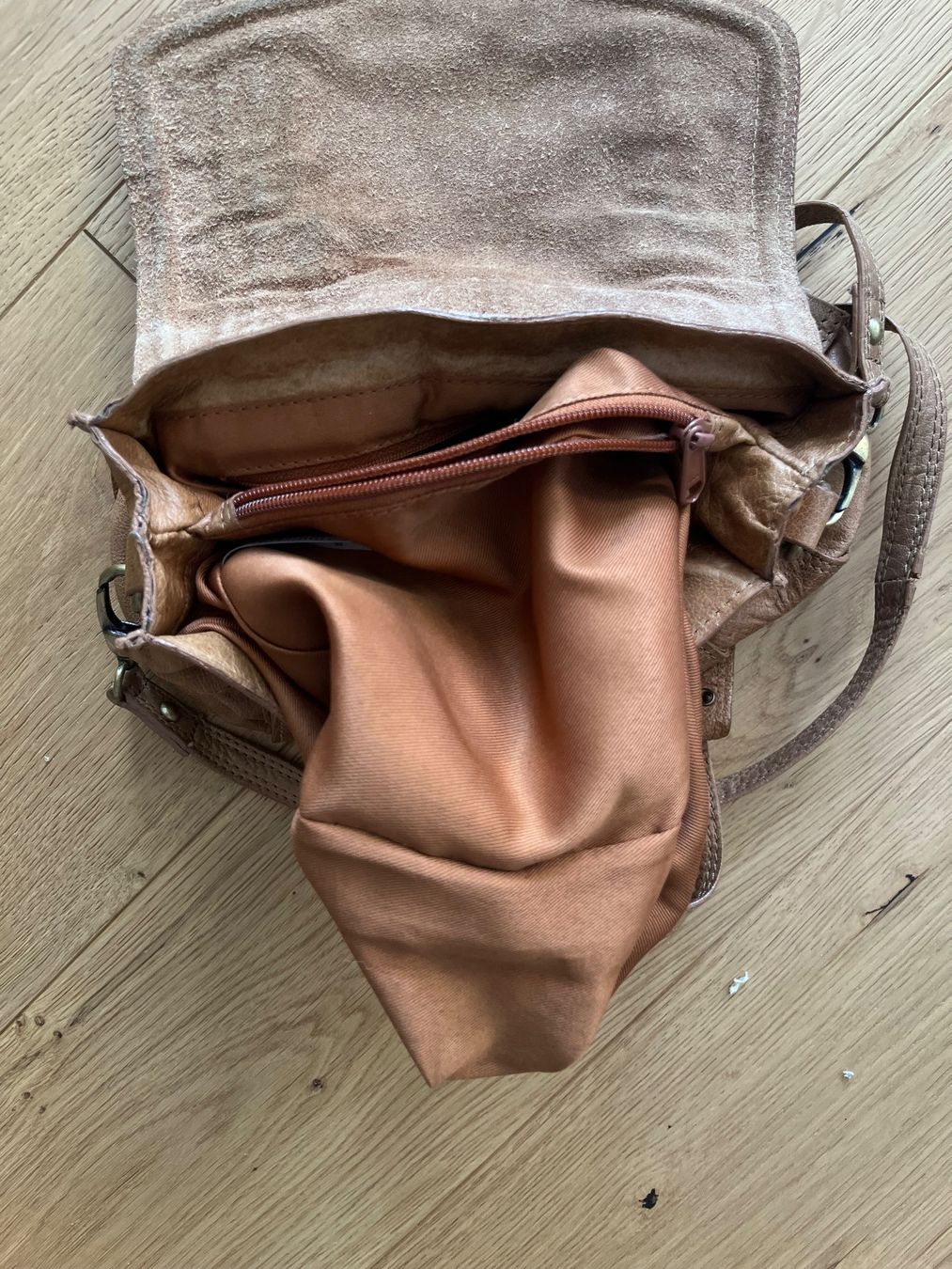 Topshop Taschen für Damen: Topshop Ledertasche cognac Crossbody – Gebraucht aus Gümligen von blackberrys 3