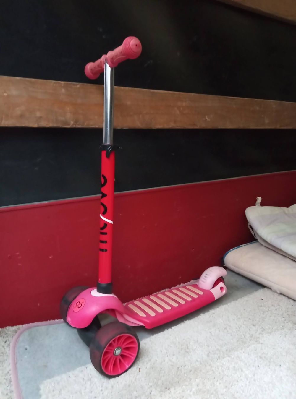 Kickboard: Kinder Rot trottinette – Usato da Bienne venduto da Daniel_Schader