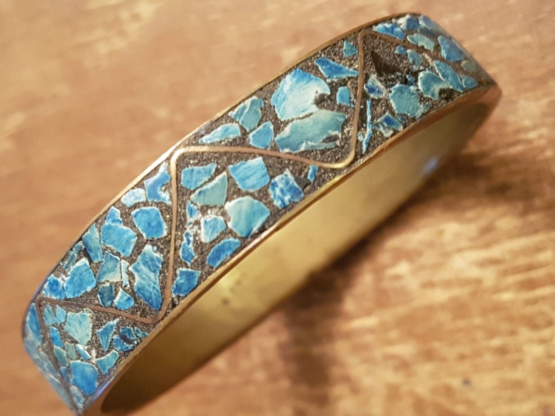Bracciali & Braccialetti: Armreif Türkissplitter a.Messing? 6.5cm Innendurchm. Stempel – Usato da Ettingen venduto da Maranathatalitha
