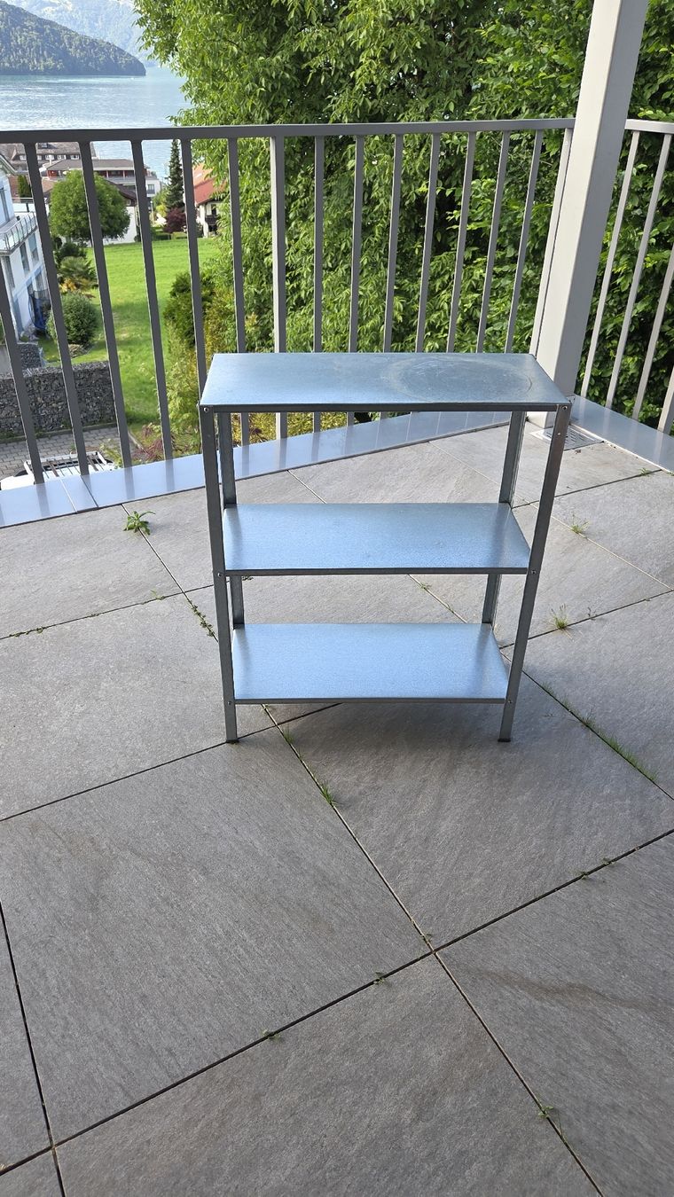 Scaffali: Stabiles Regal Metall 3 Böden. – Usato da Beckenried venduto da palle2105 1