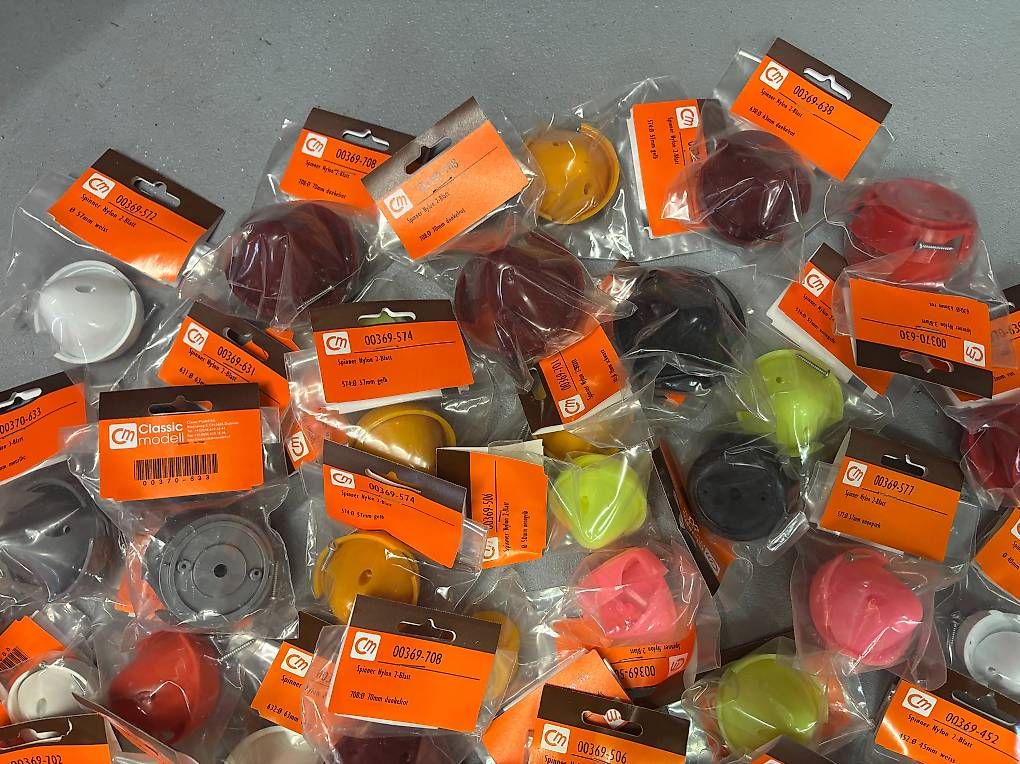 Modellismo RC: RC Spinner 30 - 70mm / ca. 100 Stück / Konvolut – Nuovo e nell'imballaggio originale da Wil AG venduto da Mitrox 1