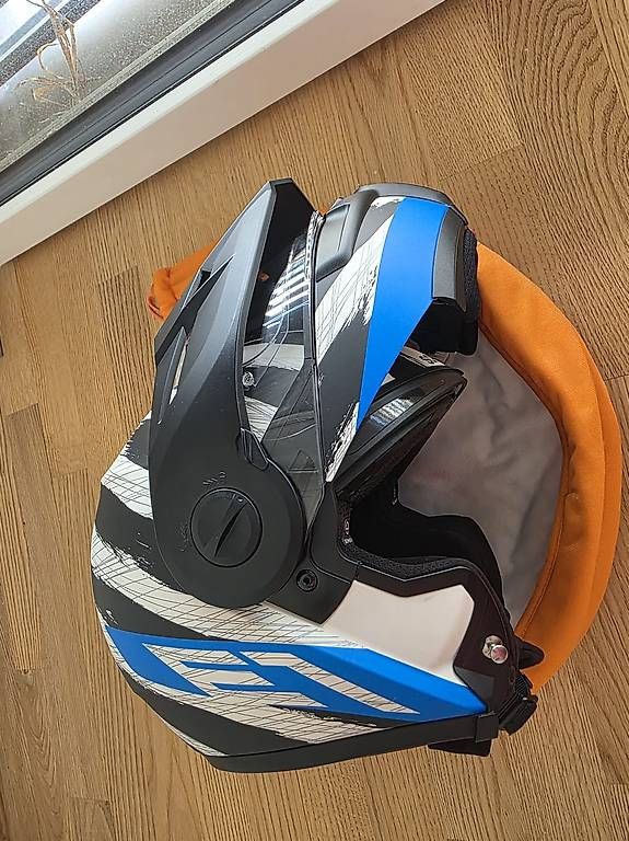 Caschi & visiere: Schuberth E1 flip-up motorcycle helmet – Nuovo (secondo la descrizione) da Stetten AG venduto da AlexandruEP 1