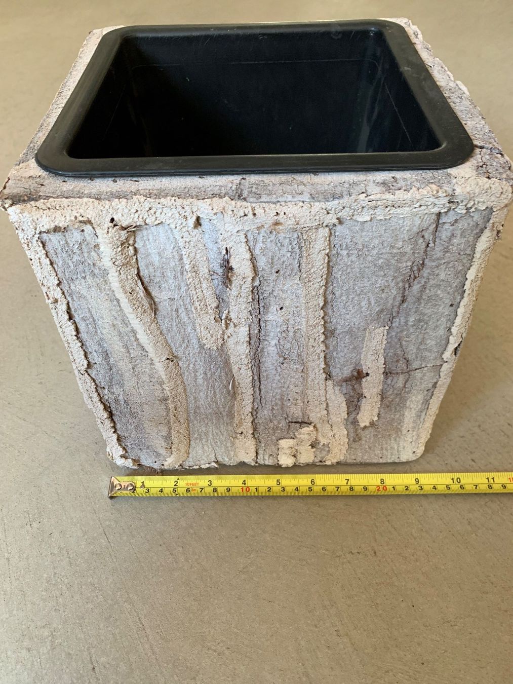 Vasi per fiori: Rustikaler Übertopf Holzoptik, quadratisch. – Nuovo (secondo la descrizione) da Flaach venduto da Rosatipi