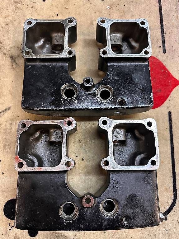 Tutti i ricambio per moto: Kipphebelgehäuse Shovelhead / Rocker Box – Usato da Thun venduto da Wildwheels.co 1