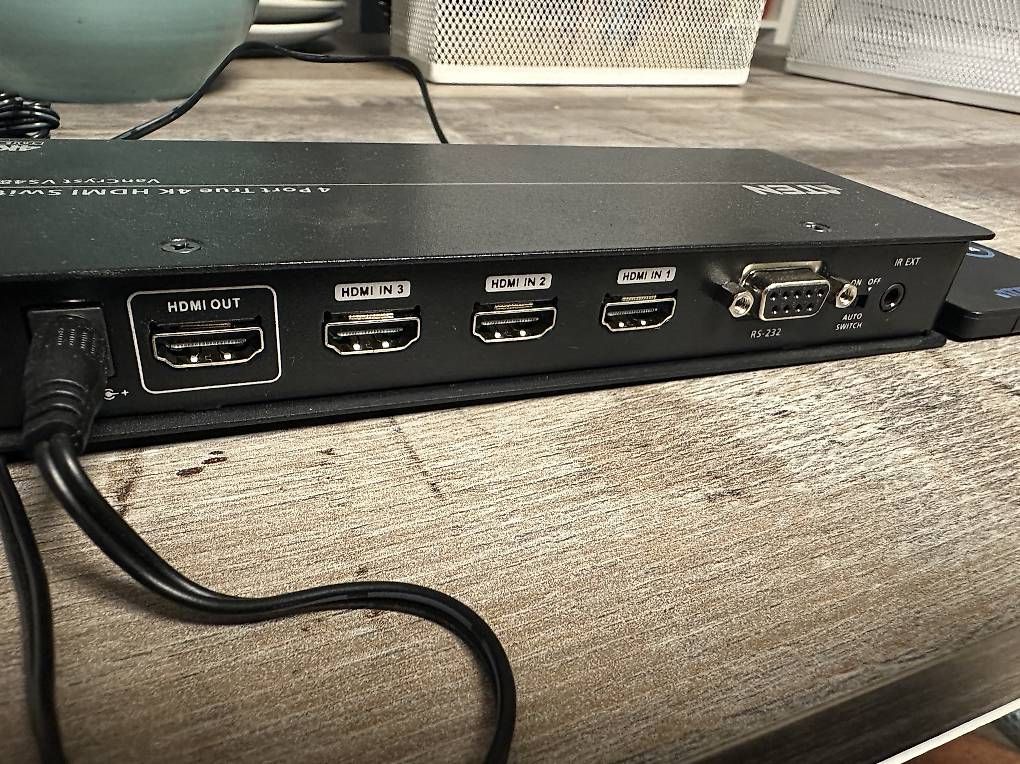Hub & Switch: HDMI 4K Switch ATEN – Usato da Wohlen AG venduto da stecampi 2