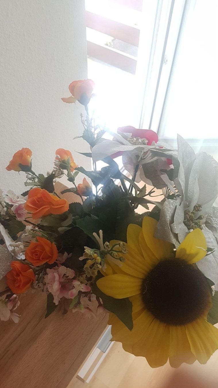 Vasi per fiori: Paar dekorative Vasen, von Kunstblumen – Usato da Schöfflisdorf venduto da CrRG21 2