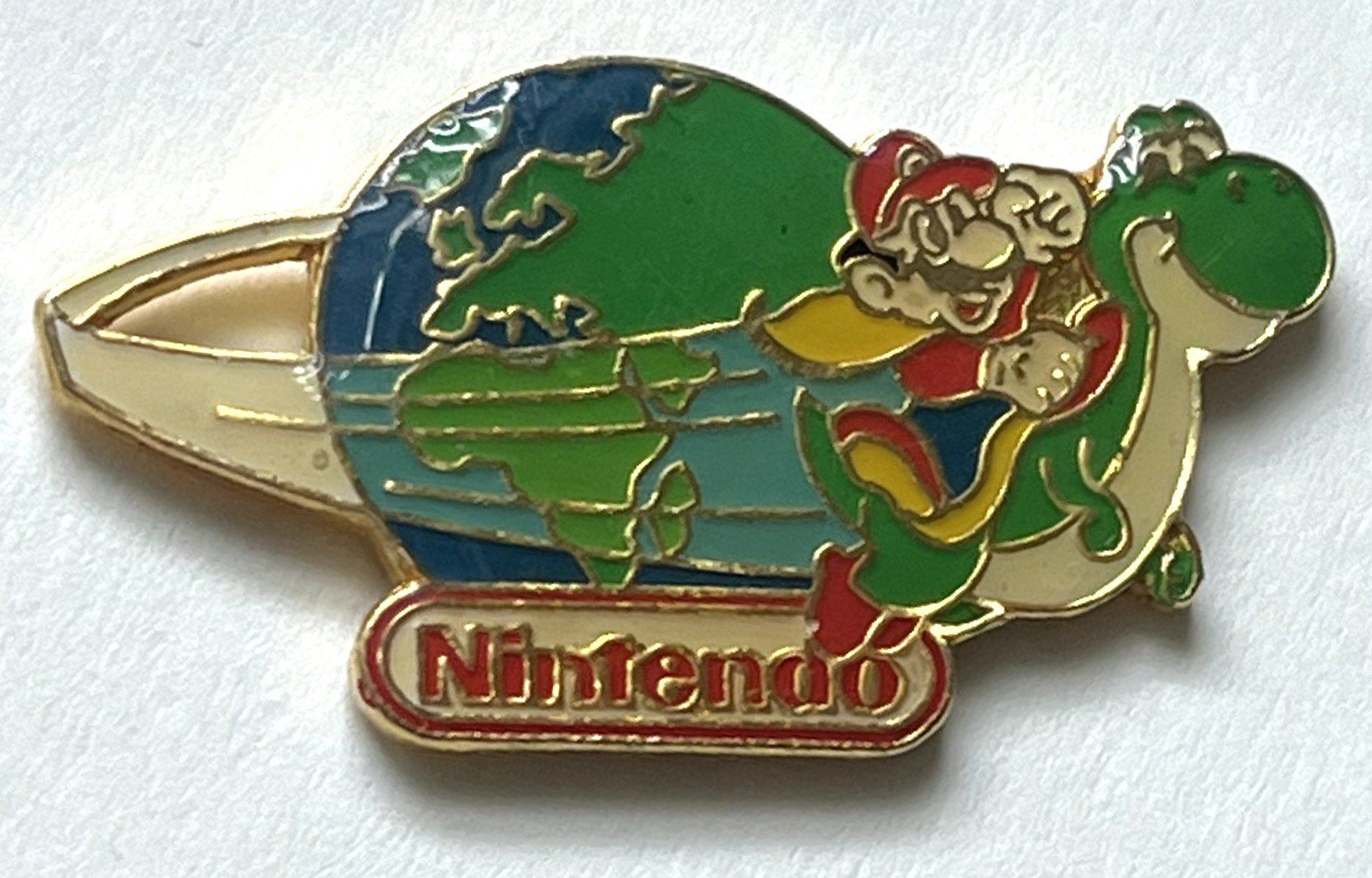 Nintendo Placchette & Badge: Pin Nintendo World Super Mario – Usato da Kriens venduto da TSCH1