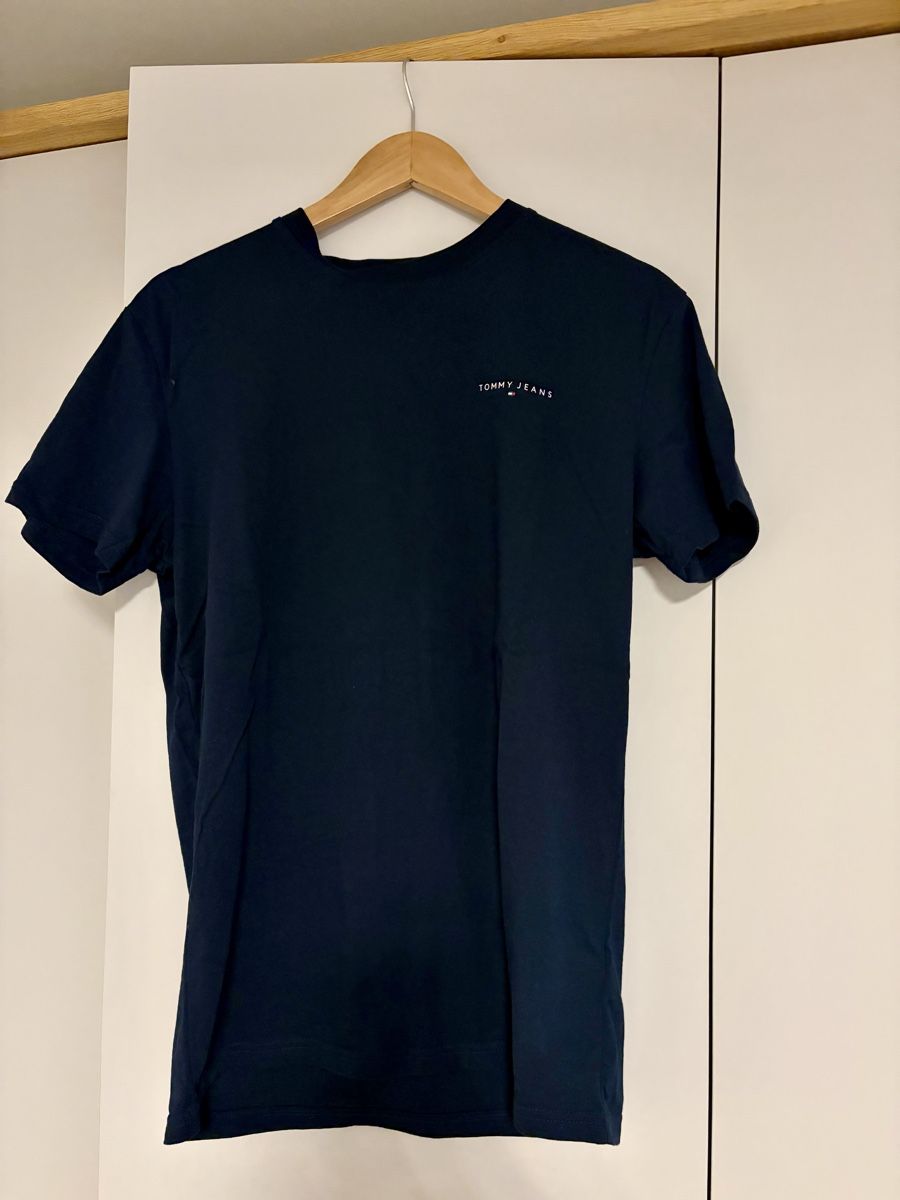 Tommy Hilfiger T-shirt: Tommy Hilfiger Shirt – Usato da Henau venduto da martina_1998