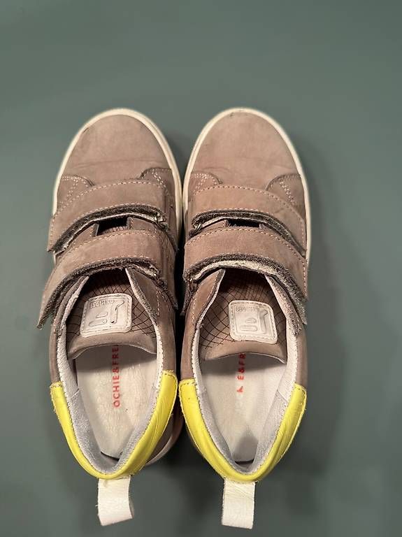 Chaussures garçon: Hochwertiger Kinderschuh Gr 33 – D'occasion à Hirzel par IJ8810 2