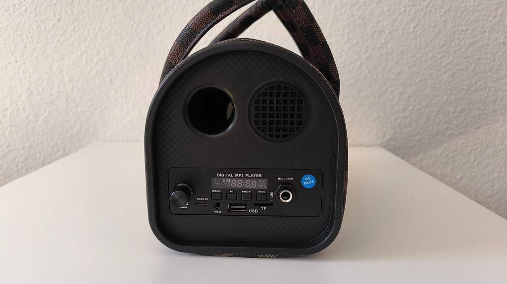 Lautsprecher: Tragbarer Bluetooth-Lautsprecher. – Neu und originalverpackt aus Zuchwil von aym_5ldq 1