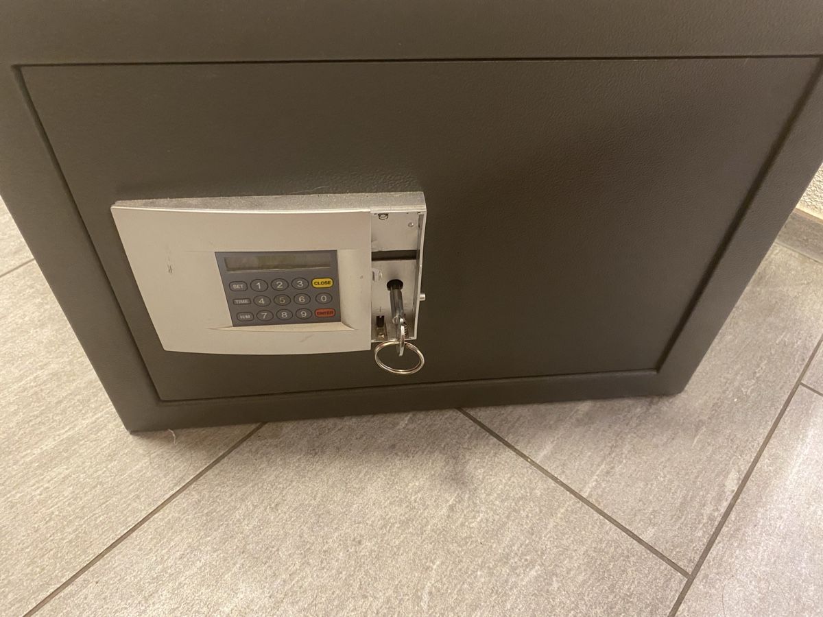 Casseforti: BURG-WÄCHTER PointSafe P3 E Möbeltresor / Panzerschrank – Usato da Schattdorf venduto da wal_5l5t