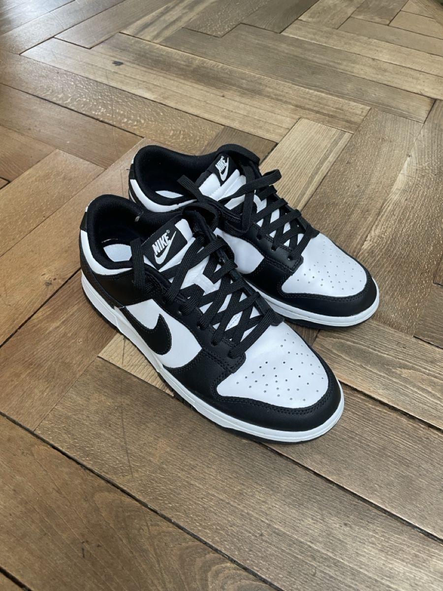 Nike Scarpe da uomo: Nike Dunk Low schwarz weisse Grösse 43 gebraucht – Nuovo (secondo la descrizione) da Solothurn venduto da philippe_wehrli