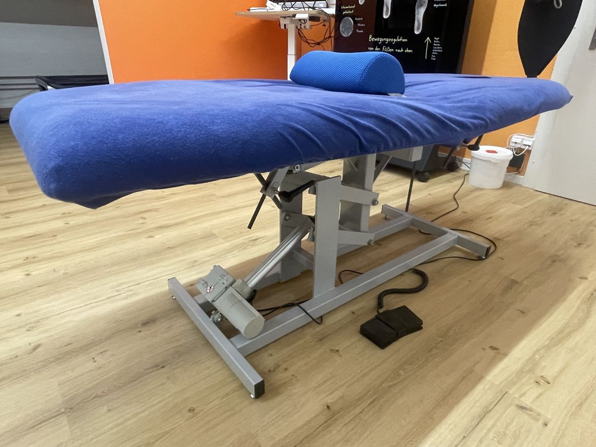 Sedie a sdraio: Massageliege blau  – Usato da Egliswil venduto da MIZ04 4