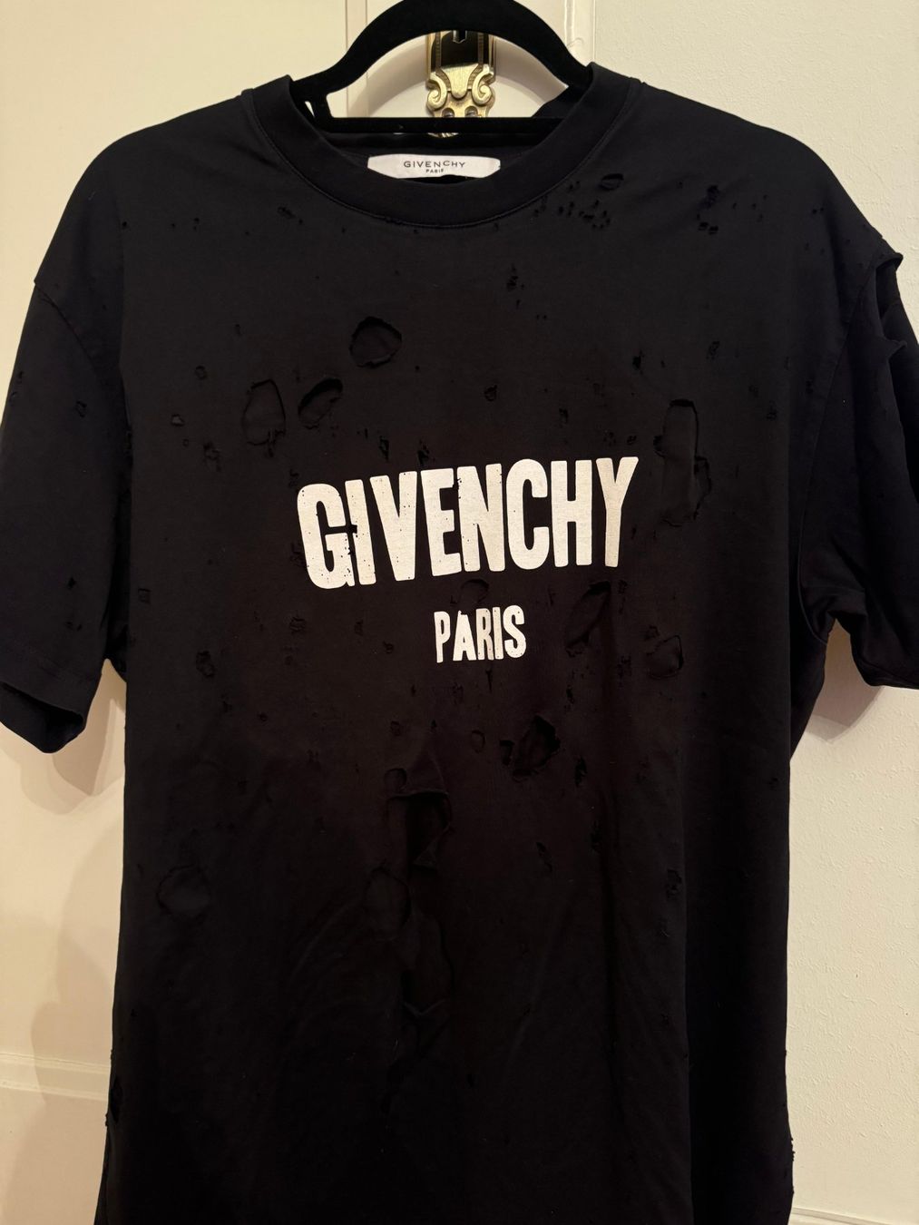 Givenchy T-Shirts: Givenchy Oversized T-Shirt Destroyed Look schwarz – Neu (gemäss Beschreibung) aus Grenchen von Lucifero17 2